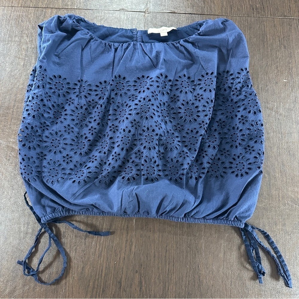LOFT Dark Blue Eyelet Sleeveless Blouse with side ties. Sz M